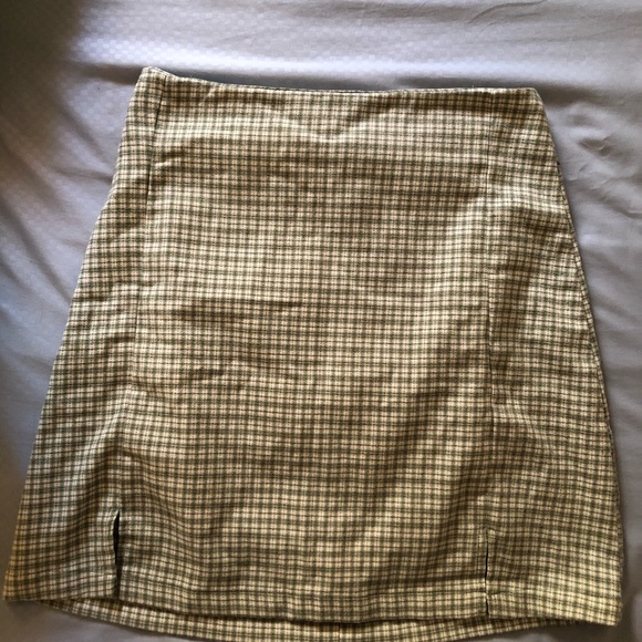 Green Cara Skirt - Picture 2 of 3